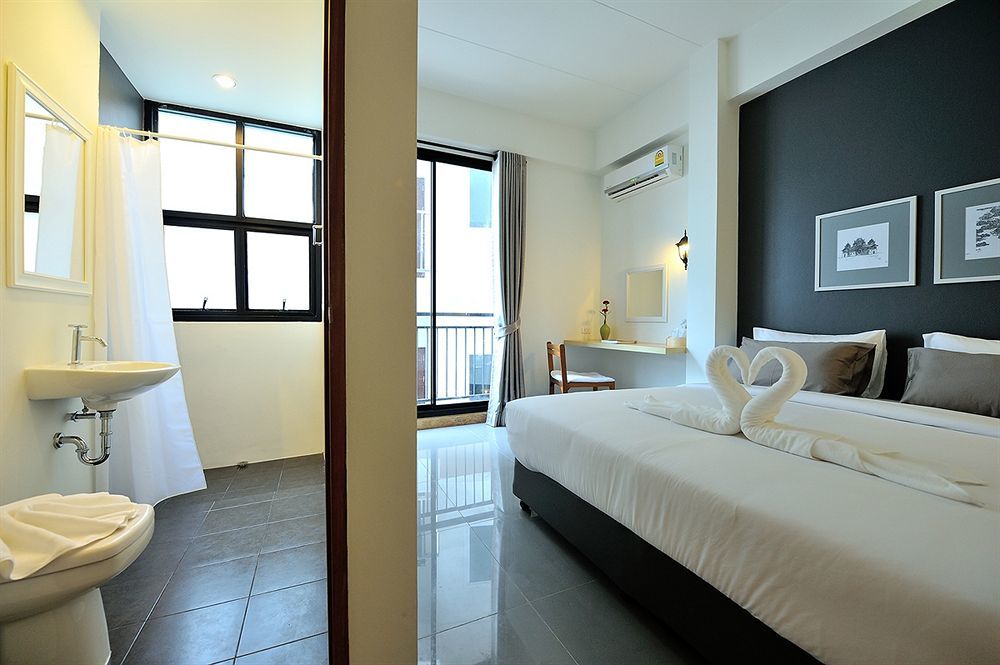 Arch Club Hotel Patong Exterior photo